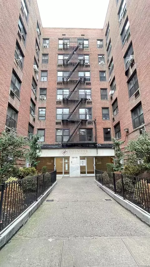 132-35 Sanford Ave #LC, Flushing, NY 11355