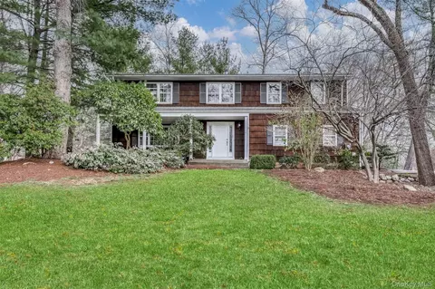 16 Kings Gate Rd, Ramapo, NY 10901