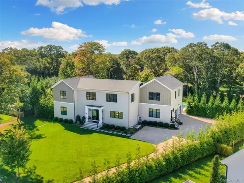 4 Piperwoods Ln, Quogue, NY 11959