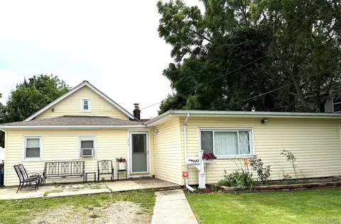 172 Argyle Ave, Uniondale, NY 11553