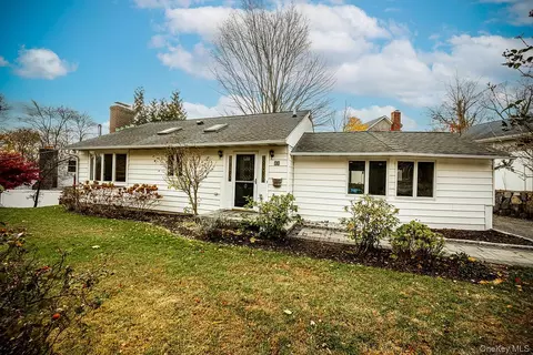 72 Old Post Rd N, Cortlandt, NY 10520