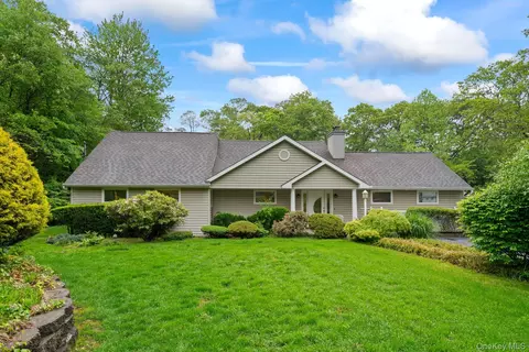 30 Darby Dr, Huntington Station, NY 11746