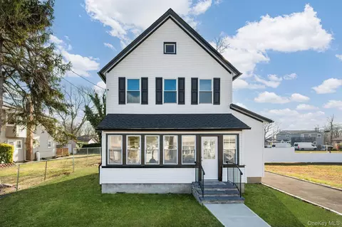 3 Williams Ave, Amityville, NY 11701