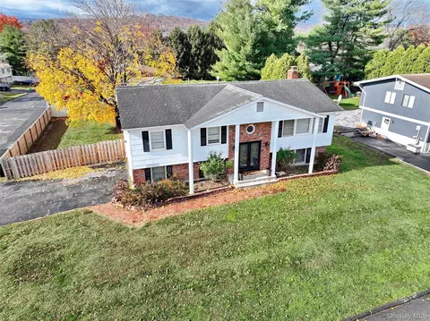 15 Stubbe Dr, Stony Point, NY 10980
