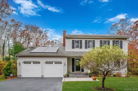 202 Gerard Rd, Yaphank, NY 11980