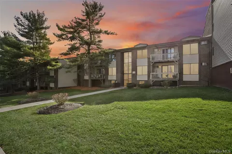 262 Country Club Ln, Pomona, NY 10970