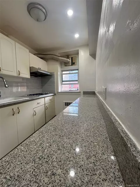 144-44 41st Ave #2N, Flushing, NY 11355