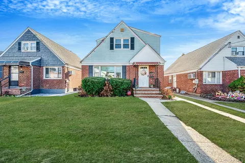 34 Meyer Ave, Valley Stream, NY 11580