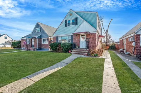 34 Meyer Ave, Valley Stream, NY 11580