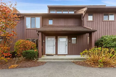 422 Panorama Dr, Yorktown, NY 10547
