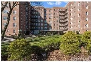 84-50 169th St #315, Jamaica, NY 11432