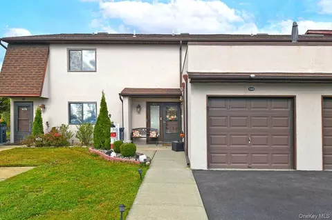 ONE Anchorage Way #1408, Hempstead, NY 11520