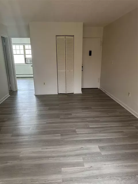 603 Barclay Mnr #6C, Newburgh, NY 12550
