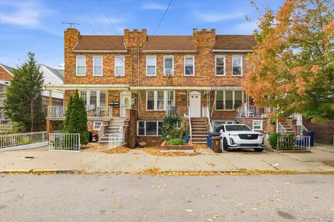 2534 E 26th St, Brooklyn, NY 11235