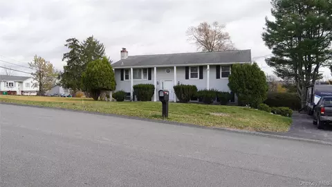 78 Star Mill Rd, Fishkill, NY 12524