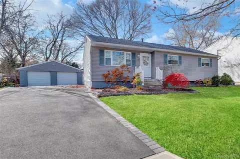 7 Winston Rd, Centereach, NY 11720