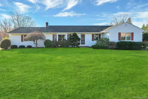 280 Clearview Ave, Southold, NY 11971