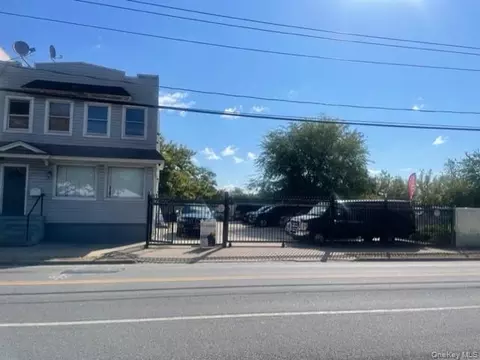 31 Plainfield Ave, Hempstead, NY 11003