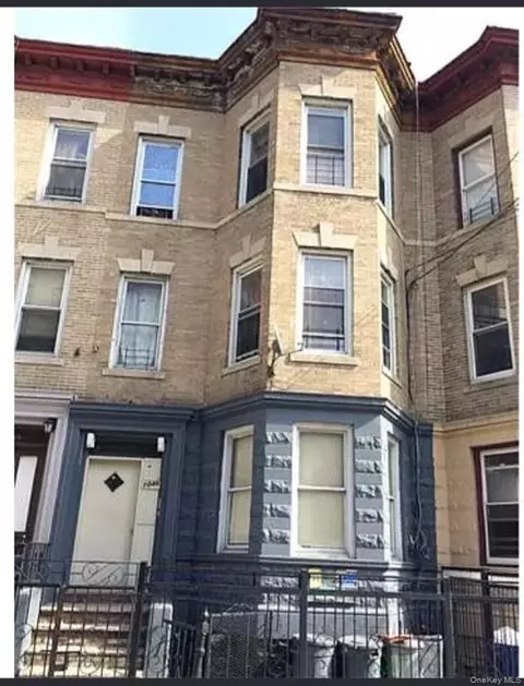 1046 College Ave, New York, NY 10456