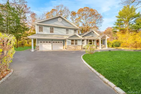 23 Willoughby Path, East Northport, NY 11731