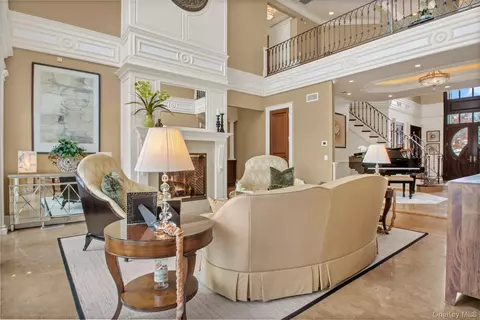 Living - Undisclosed, West Islip, NY 11795 photo 2 of 5
