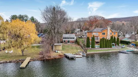 25 Teneyck Ave, Greenwood Lake, NY 10925
