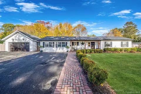 3 Vee Jay Dr, Shoreham, NY 11786