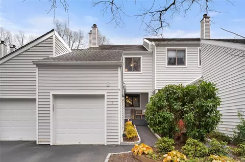 17 Ledgewood Cmns, New Castle, NY 10546
