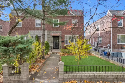 2327 Vance St, New York, NY 10469