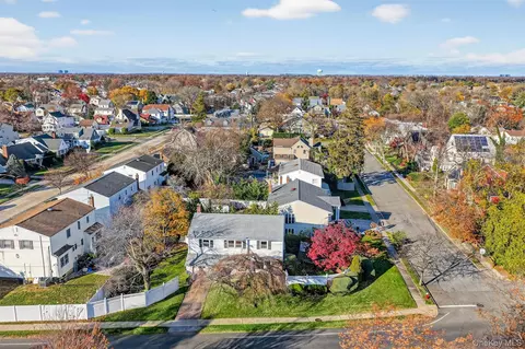 603 Foxhurst Rd, Baldwin, NY 11510