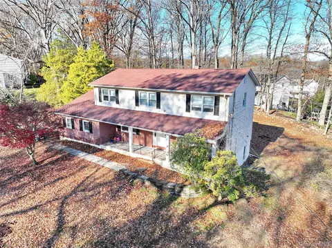 7 Hawk St, Ramapo, NY 10977