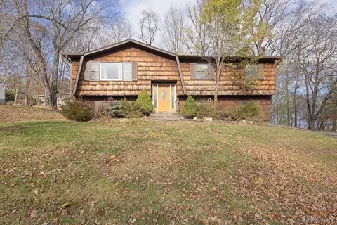 2 Deborah Ln, Clarkstown, NY 10989