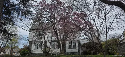 34-11 211th St, New York, NY 11361