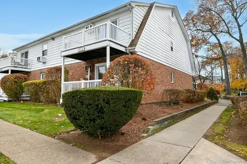 66 Parkside Dr #66, Ramapo, NY 10901
