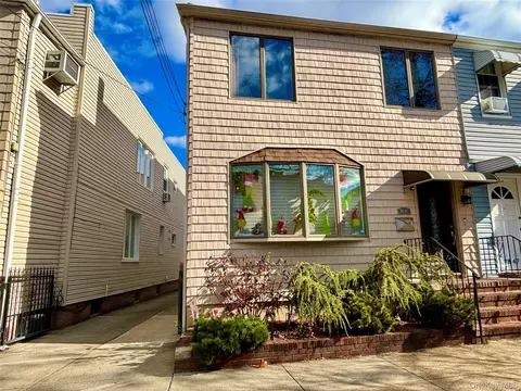 7845 79th Pl, New York, NY 11385