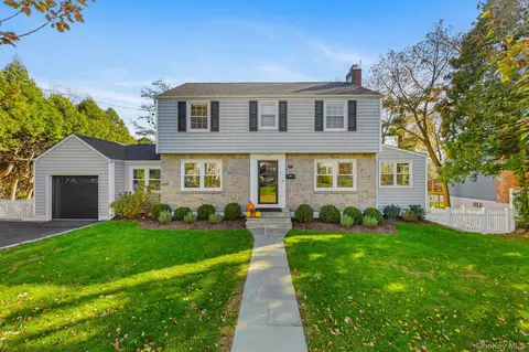 112 Clarence Rd, Scarsdale, NY 10583