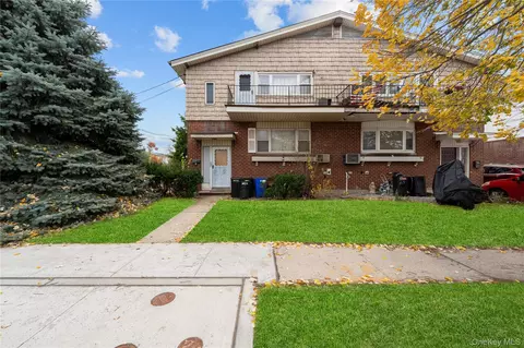 7920 149th Ave, New York, NY 11414
