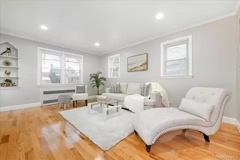253 William St, West Hempstead, NY 11552