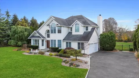 56 Rofay Dr, East Northport, NY 11731