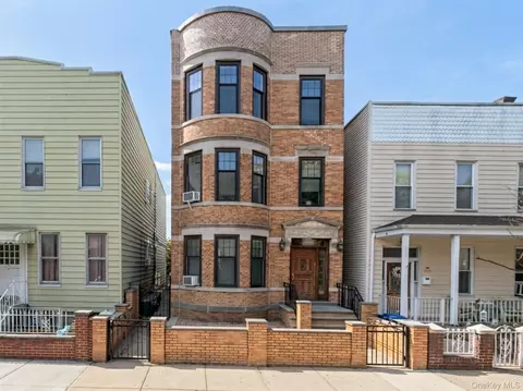 25-54 37th St, New York, NY 11103