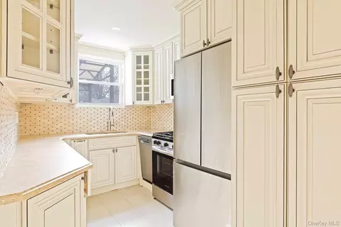 144-14 68th Ave, Flushing, NY 11367