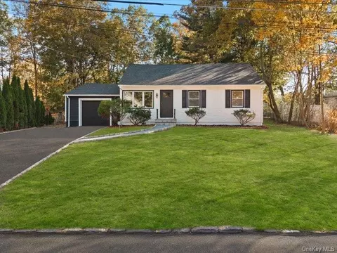 6 Winnetou Rd, Greenburgh, NY 10603