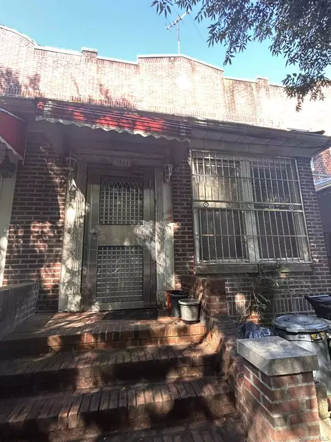 3544 64th St, New York, NY 11377