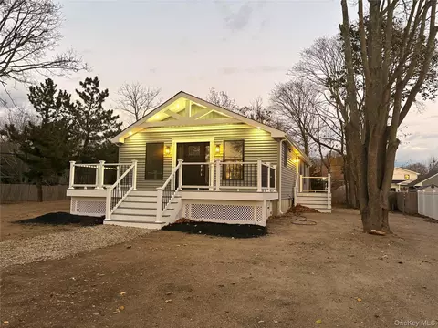 409 Bay Ave, Patchogue, NY 11772