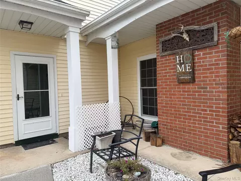 230 Homestead Village Dr, Warwick, NY 10990
