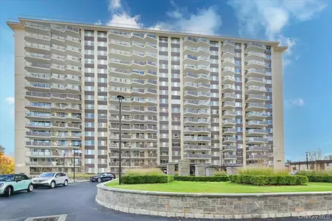 18-15 215 #2G, New York, NY 11360