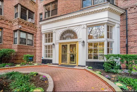 69-40 Yellowstone Blvd #119, New York, NY 11375