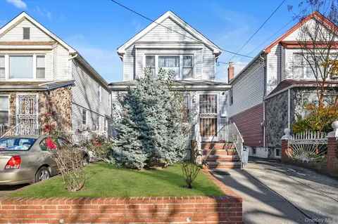 90-49 207th St, New York, NY 11428