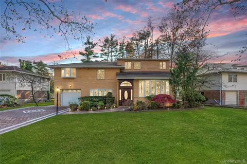 38 Lake Dr, North Hempstead, NY 11040