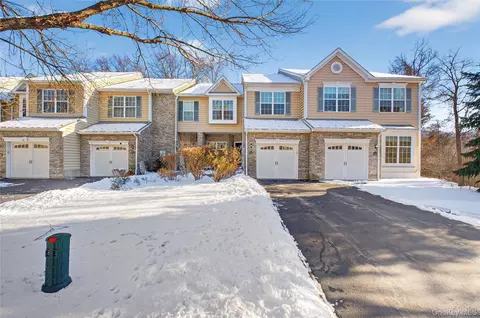 733 Huntington Dr, Fishkill, NY 12524